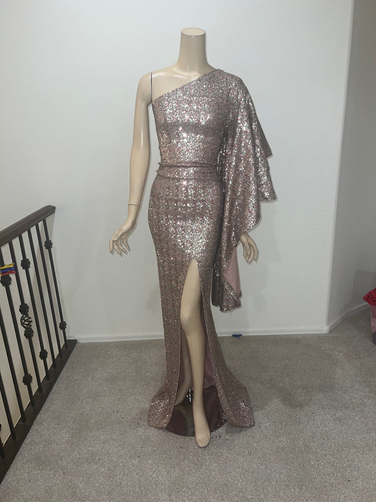 1x/2x Ready to ship Nude Champagne Sequin Gown